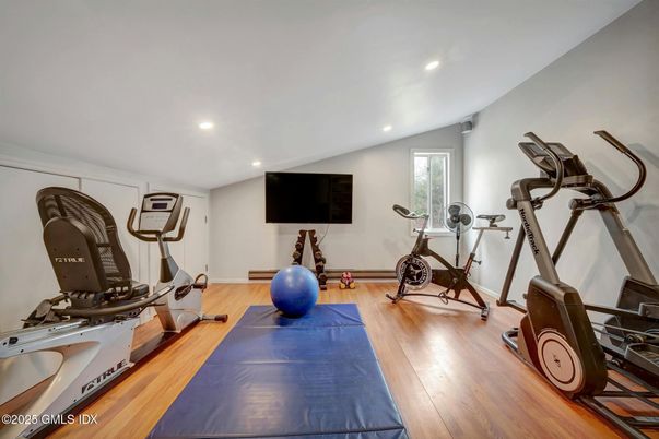 Fitness Equipment, Interior, Recessed Lighting, Wood Texture Flooring