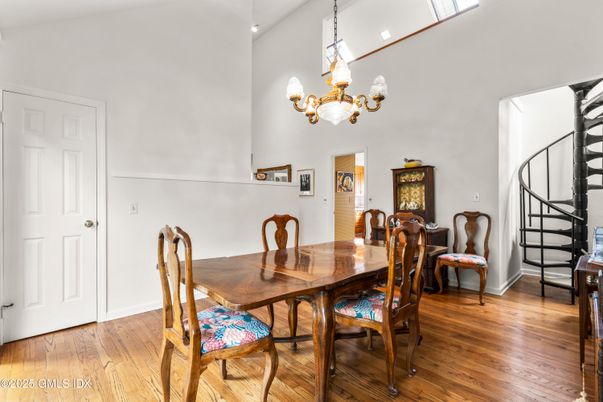 Chandelier, Dining room, Interior, Recessed Lighting, Wood Texture Flooring