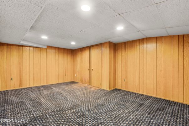 Empty room, Interior, Recessed Lighting, Wooden Walls