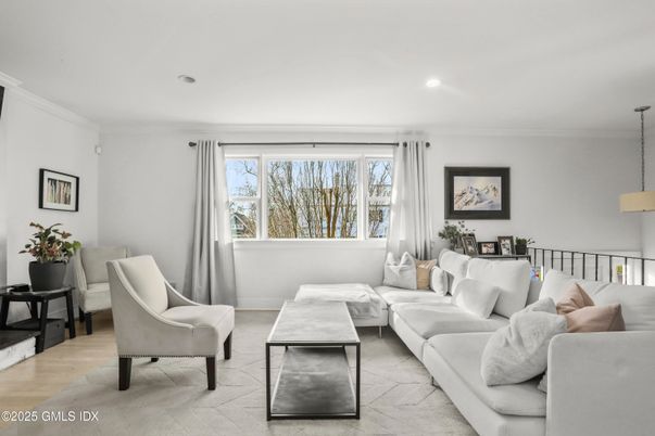 Interior, Living room, Pendant Lights, Recessed Lighting, Wood Texture Flooring