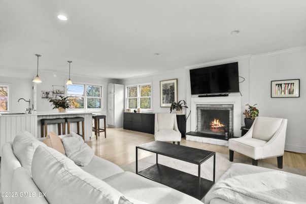 Fireplace, Interior, Living room, Pendant Lights, Recessed Lighting, Wood Texture Flooring