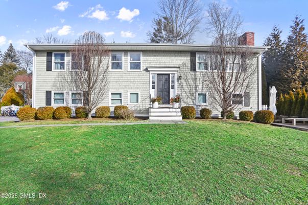 Exterior, Facade, Raised Ranch