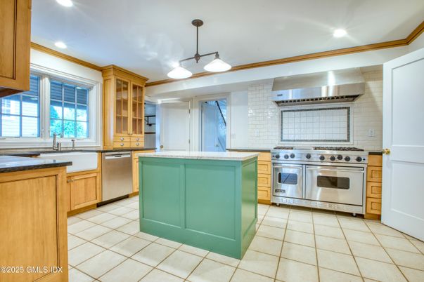 Interior, Kitchen, Pendant Lights, Recessed Lighting, Stainless Steel Appliances