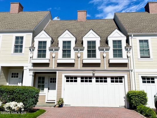 Attached, Exterior, Facade, Rowhouse