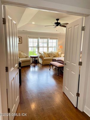 Bedroom, Interior, Living room, Recessed Lighting, Wood Texture Flooring