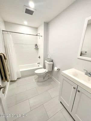 Bathroom, Interior, Recessed Lighting