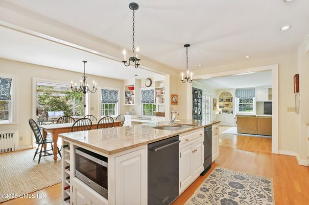 Chandelier, Dining room, Interior, Kitchen, Pendant Lights, Recessed Lighting, Wood Texture Flooring