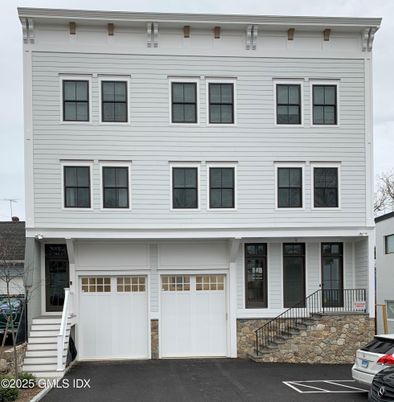 Attached, Exterior, Facade, Rowhouse