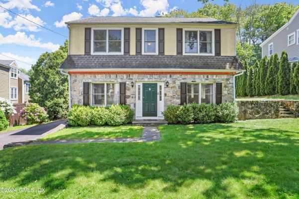Exterior, Facade, American Foursquare