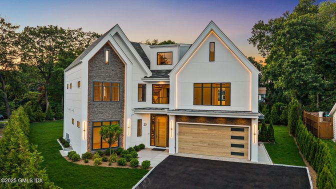 Attached, Exterior, Facade, Farmhouse