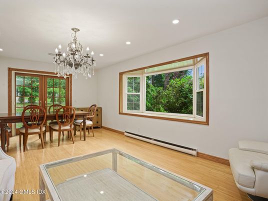 Chandelier, Dining room, Interior, Recessed Lighting, Wood Texture Flooring