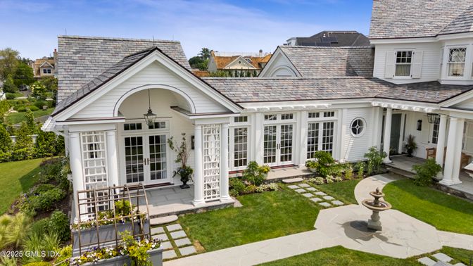 Exterior, Facade, French Provincial