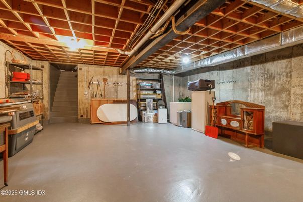Interior, Washer, Wooden Beams