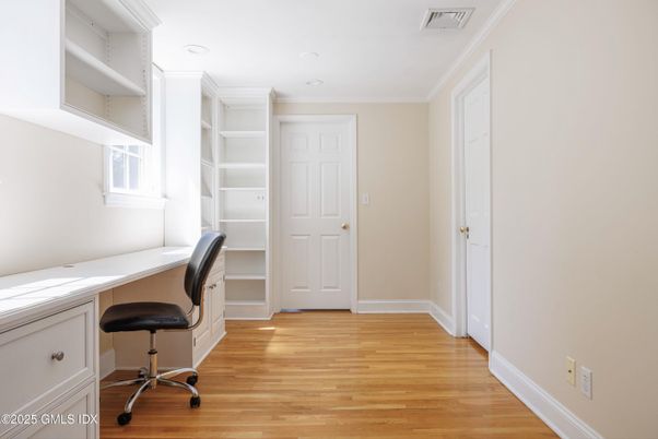 Home Office, Interior, Recessed Lighting, Wood Texture Flooring