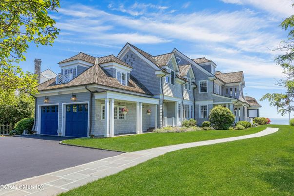 Attached, Exterior, Facade, Queen Anne Victorian
