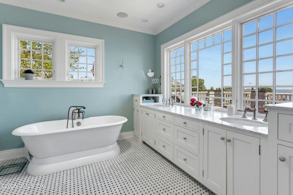 Bathroom, Dual Sink Vanities, Free Standing Baths, Interior, Recessed Lighting, Water