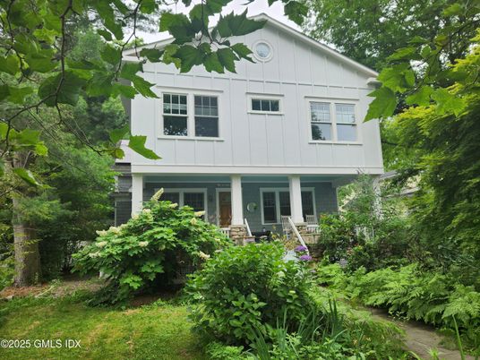 Exterior, Facade, Farmhouse