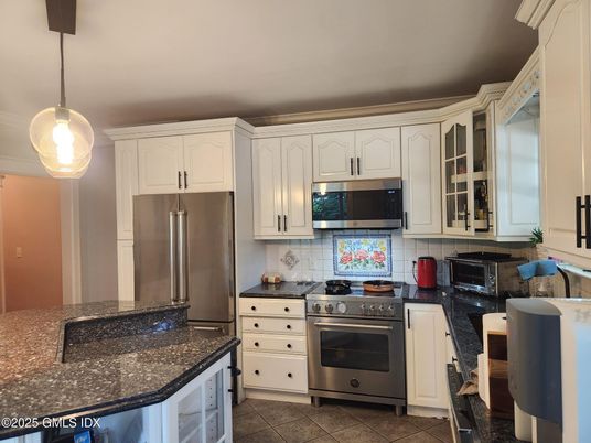 Interior, Kitchen, Pendant Lights, Stainless Steel Appliances