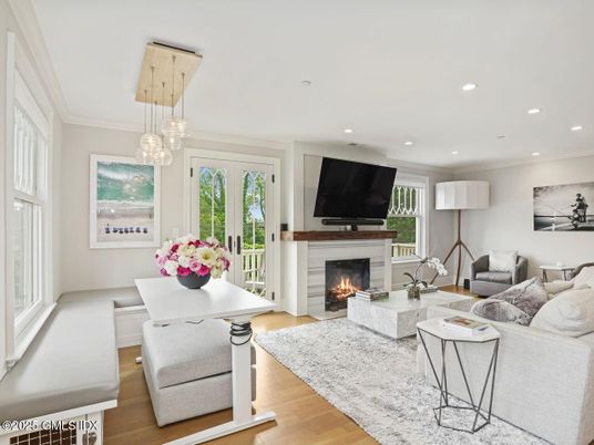 Fireplace, Interior, Living room, Pendant Lights, Recessed Lighting, Wood Texture Flooring