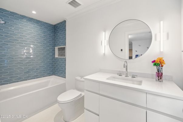 Bathroom, Interior, Recessed Lighting
