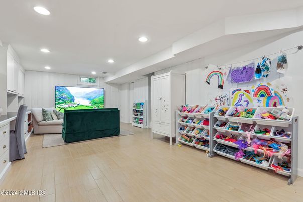Interior, Recessed Lighting, Wood Texture Flooring