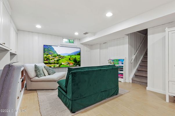 Interior, Recessed Lighting, Wood Texture Flooring