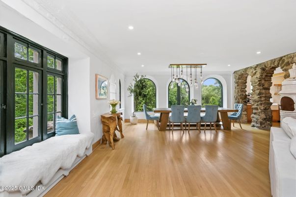 Dining room, Interior, Pendant Lights, Recessed Lighting, Stone Walls, Wood Texture Flooring