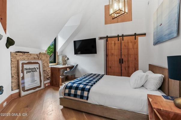Bedroom, Interior, Pendant Lights, Wood Texture Flooring