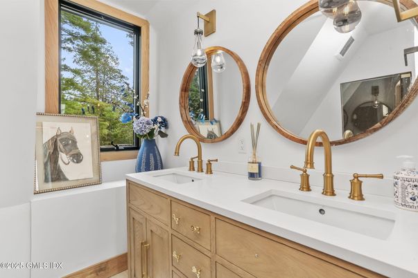 Bathroom, Dual Sink Vanities, Interior