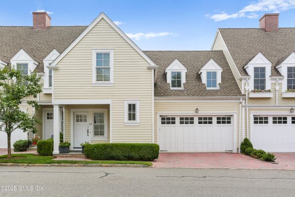 Attached, Exterior, Facade, Rowhouse