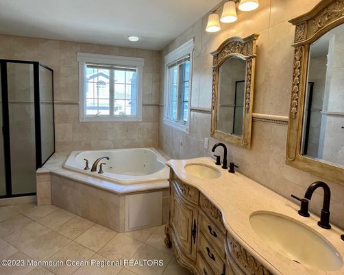 Bathroom, Dual Sink Vanities, Interior