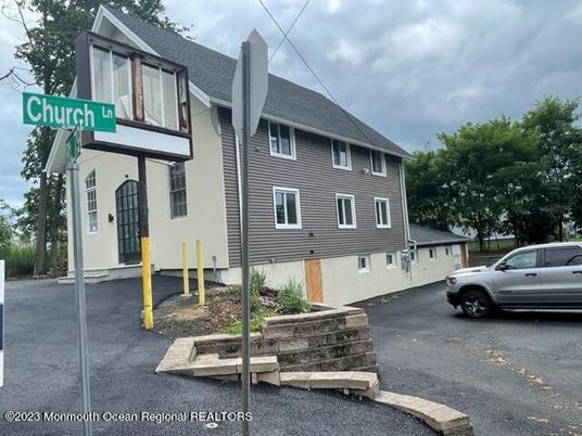 Exterior, Facade, Rowhouse