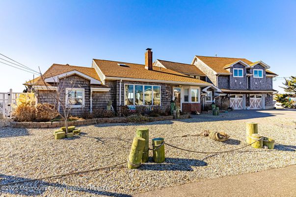 Backyard, Exterior, Facade, Cape Cod