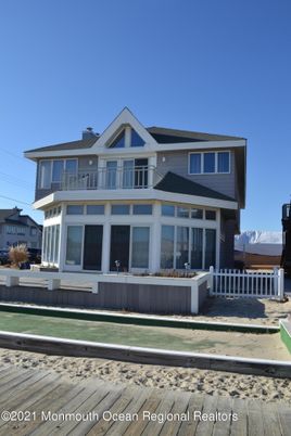 Exterior, Facade, American Craftsman
