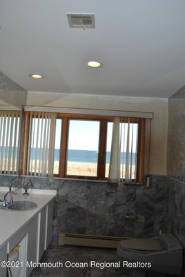 Bathroom, Interior, Recessed Lighting, Water