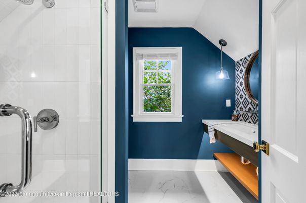 Bathroom, Interior, Marble, Pendant Lights