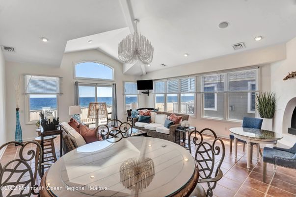 Chandelier, Dining room, Interior, Living room, Recessed Lighting, Water