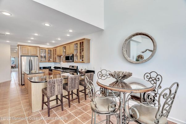 Dining room, Interior, Kitchen, Recessed Lighting, Stainless Steel Appliances