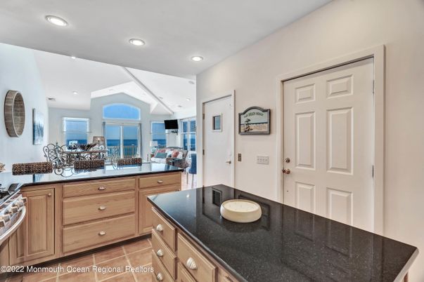 Interior, Kitchen, Recessed Lighting, Water