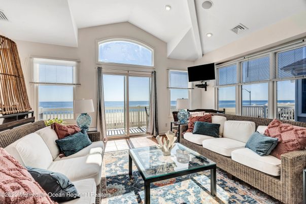 Interior, Living room, Recessed Lighting, Water