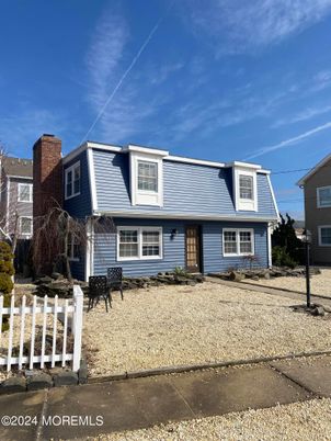Exterior, Facade, Cape Cod