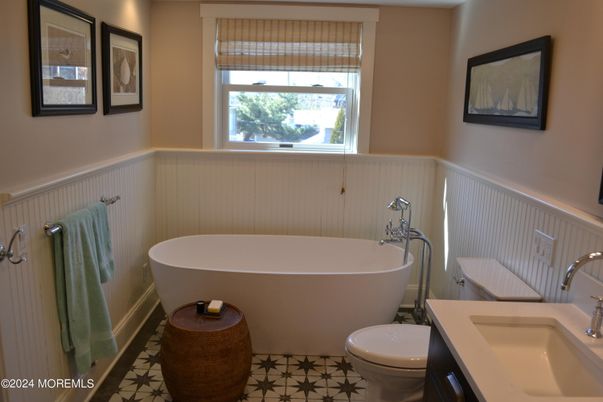 Bathroom, Free Standing Baths, Interior