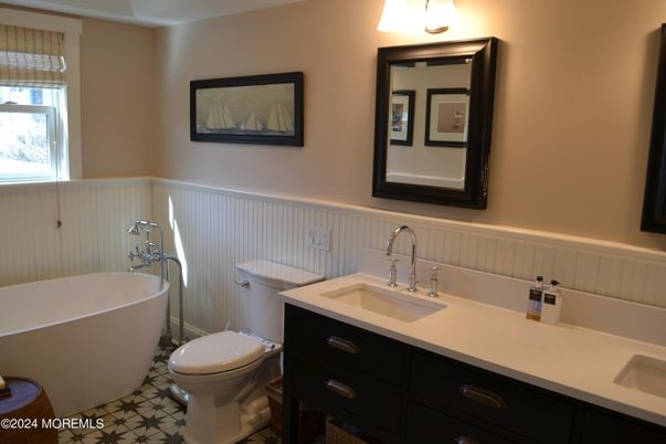 Bathroom, Dual Sink Vanities, Free Standing Baths, Interior