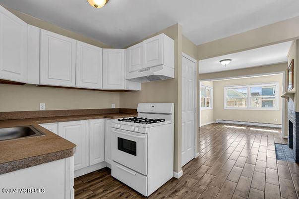 Fireplace, Interior, Kitchen, Wood Texture Flooring