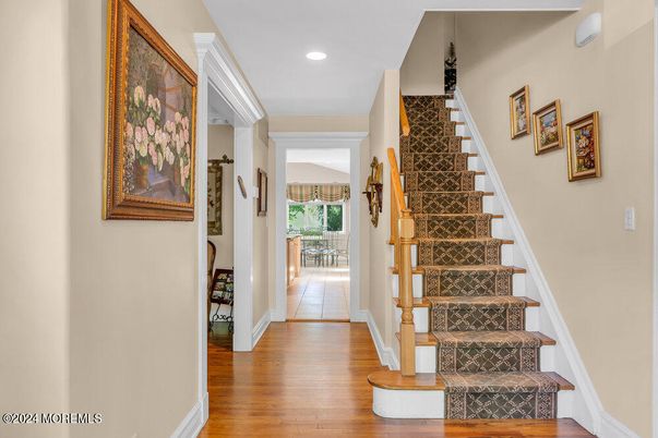 Interior, Recessed Lighting, Wood Texture Flooring