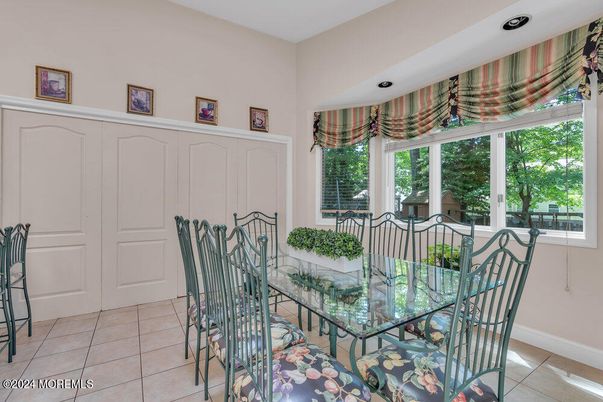 Dining room, Interior