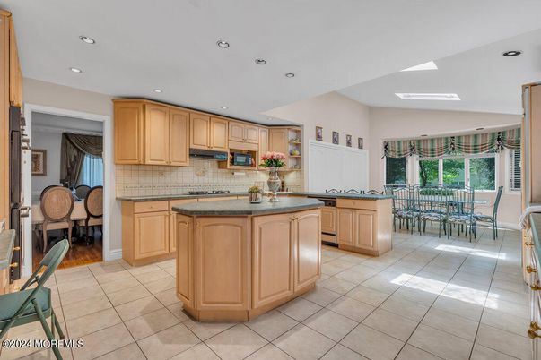 Dining room, Interior, Kitchen, Recessed Lighting
