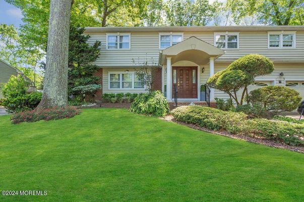 Exterior, Facade, Brick Facade, Raised Ranch