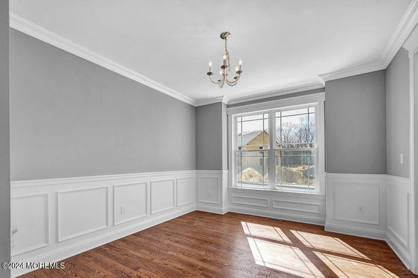 Chandelier, Empty room, Interior, Wood Texture Flooring