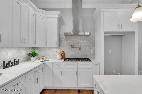 Interior, Kitchen, Pendant Lights, Wood Texture Flooring